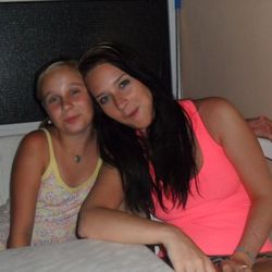 amateur teen threesome
