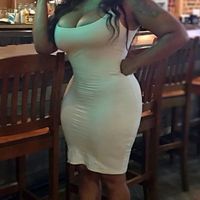 thick girls are beautiful