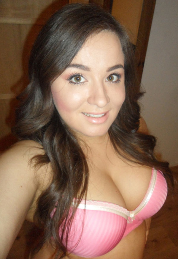 Amateur Darncer Loves Cleavage 20 High Definition Porn Pic ,