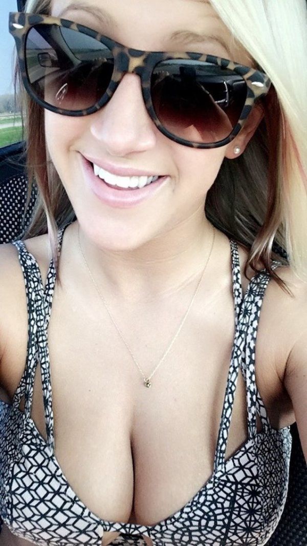 Should we make Cleavage Saturday a thing? (32 Photos) - News
