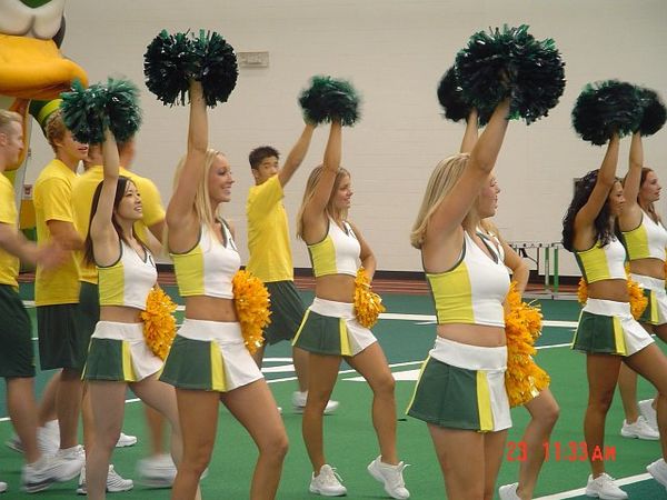 Cheerleaders: Hot Hot