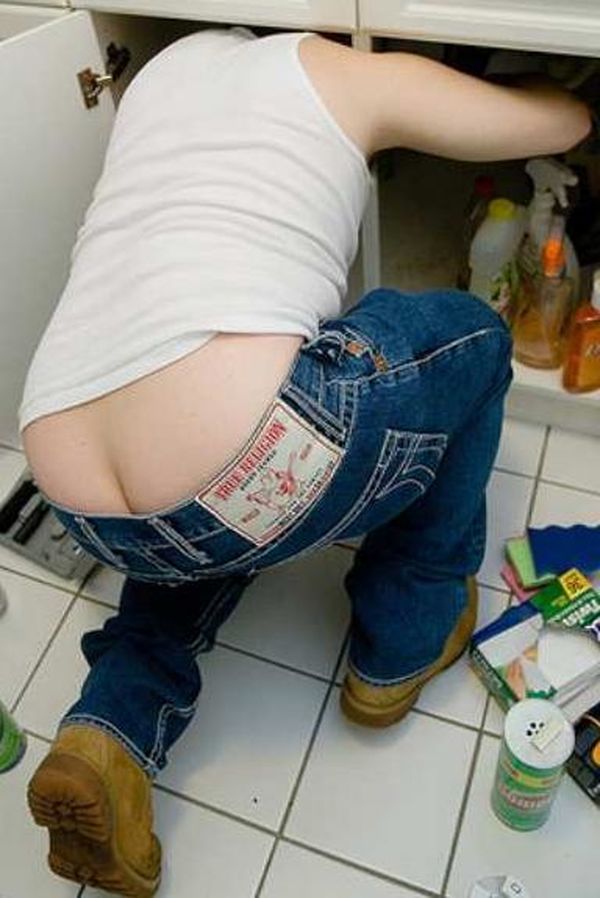 Sexy plumber girl butt cracks -