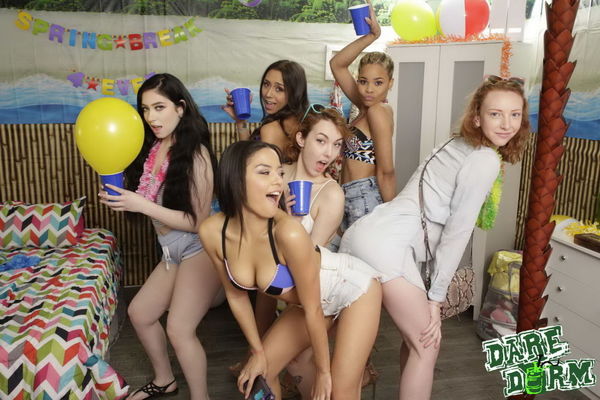 Horny college girls in hot fucking party - Pichunter