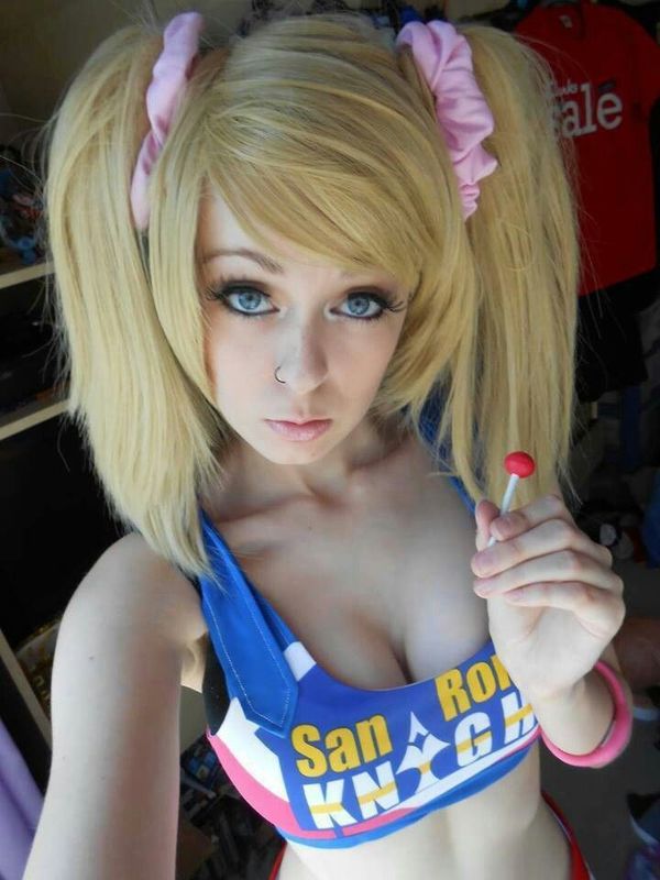 Lollipop Chainsaw - Sexy and attractive blonde cosplay girl