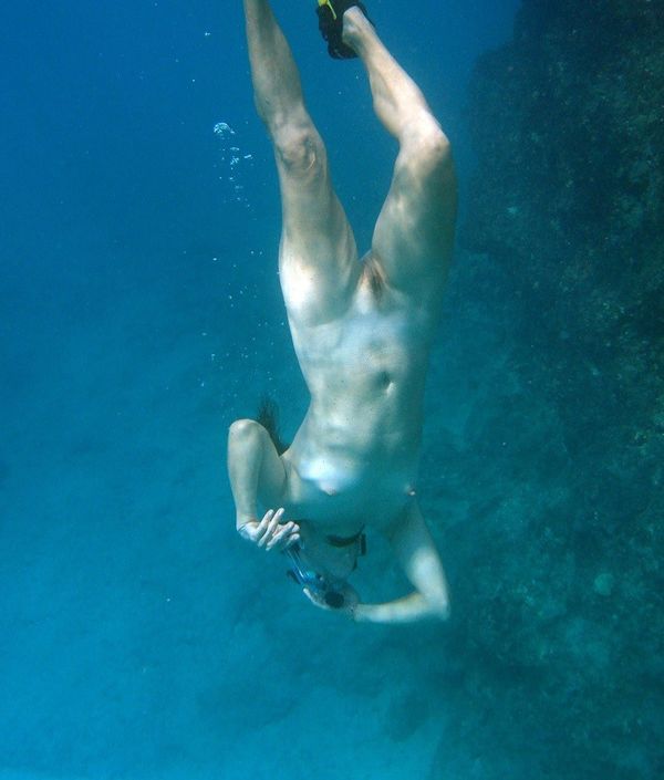 Nude girl scuba pic - Other - Adult