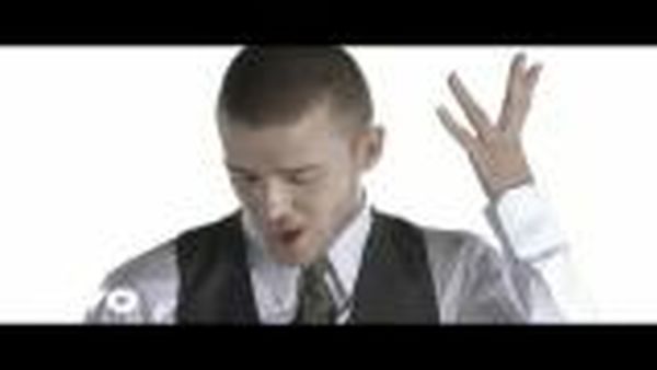 Video Lagu Gio Lelaki Nyanyiin Asal Kau Bahagia Versi Manado