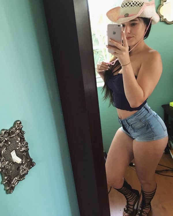 New Angie Varona pics hnggggg part 2 - Page 11 - Bodybuildin