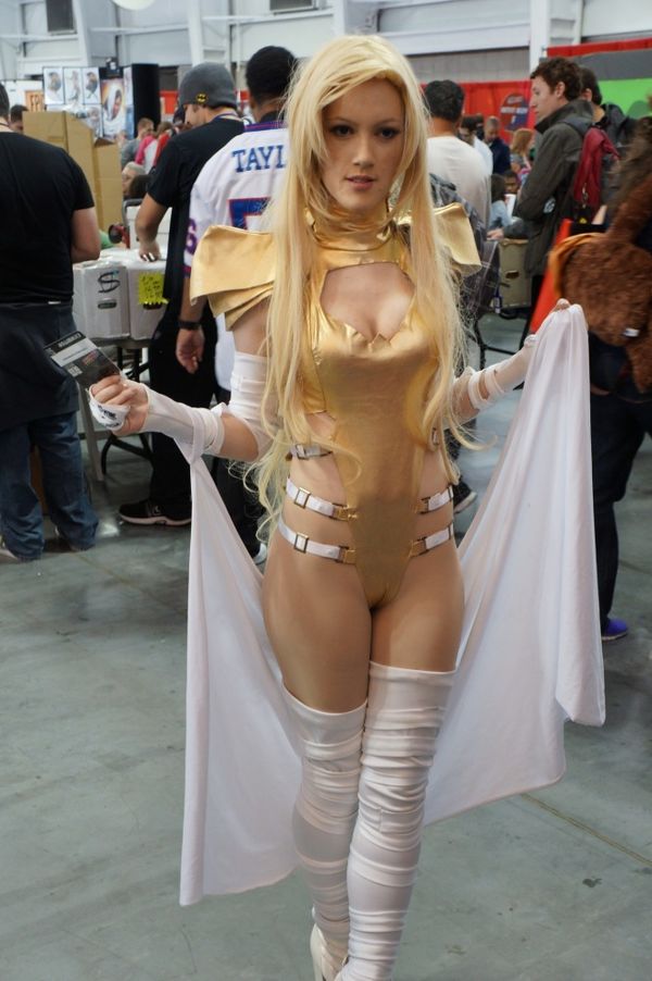 Nude Share -cameltoe - Phoenix Emma Frost (X-Post /r/CosPlay