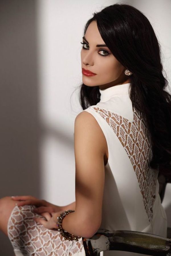 Hot & Sexy Turkish actress Tuvana TÃ¼rkay HD Photos & Wallpap