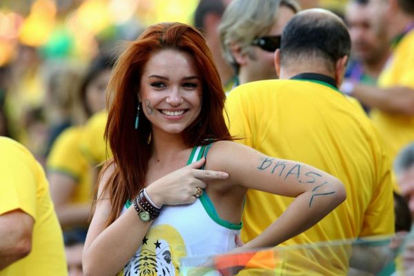 Brazil Team Fans 05 - HD Wallpaper