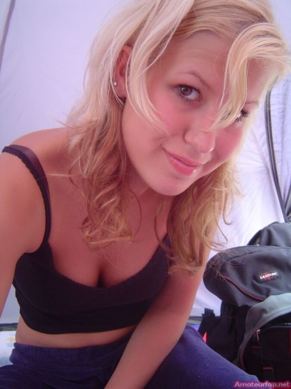 Sweet Blond German Teen From Berlin Makes Hot Nude Pictures
