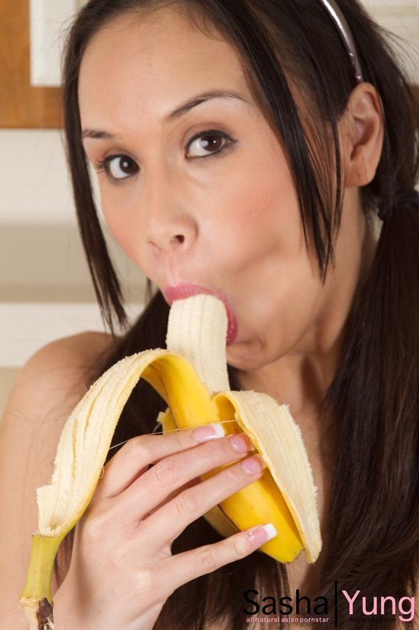 Sasha Yung banana blowjob Welcome