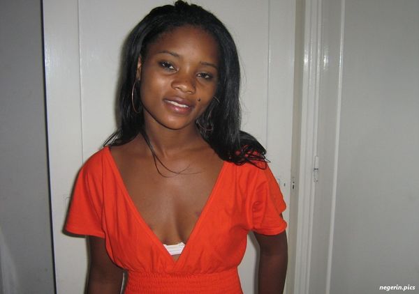 Girl aus Mozambique - Bilder von nackten Negerinnen