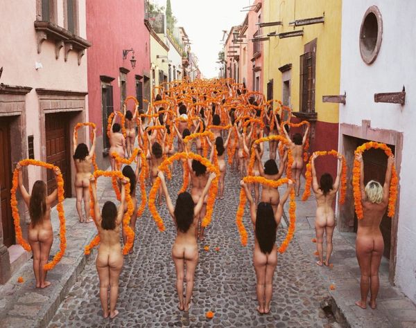 100 Naked Women will welcome Donald Trump