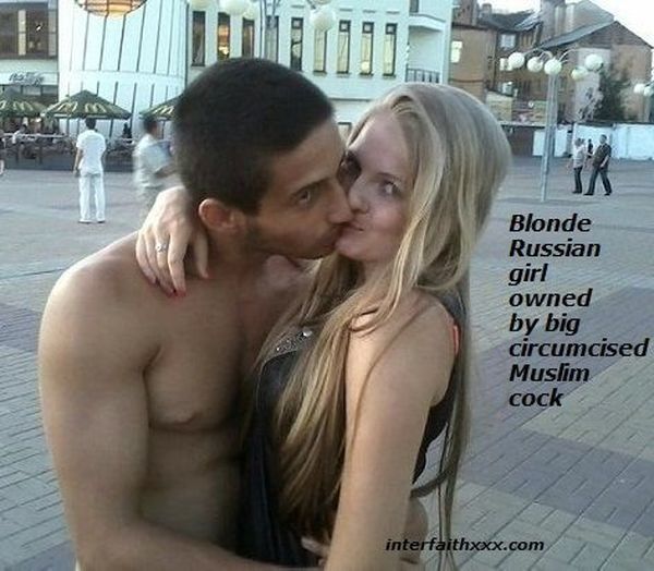 Muslim And White Porn - White russian girls loving Damplips porn.