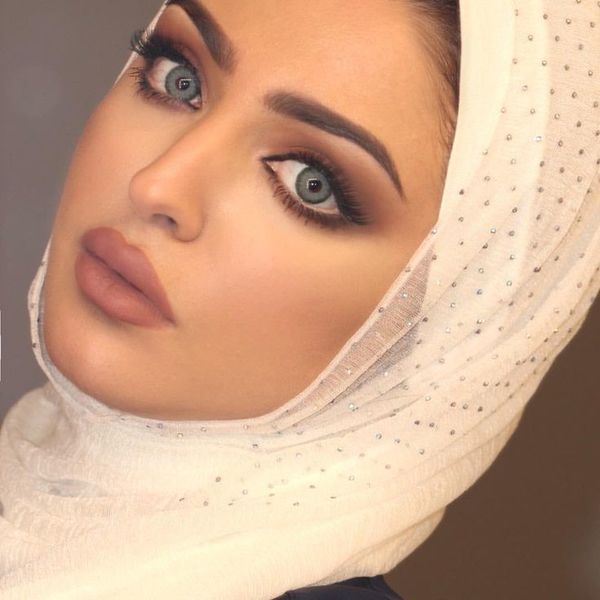 vs. Kuwaiti beauty Hanan Abdullah Ù…ÙƒÙŠØ§Ø¬ in 2019 Mulheres, Mu