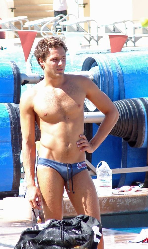 footyandthings: splashshots: Water Polo Player perfection! S
