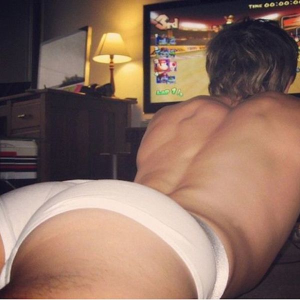 Let's post pics of men with AMAZING ASSES, Part 6!