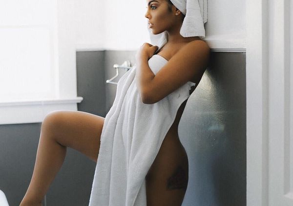 10 Sexy Photos of Zeno in her Towel