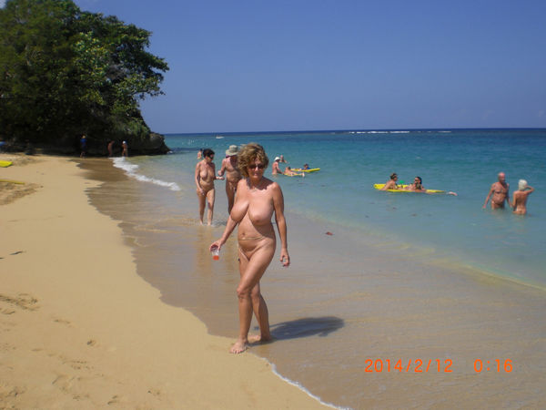 Linda At Nude Beach - XXX PORN