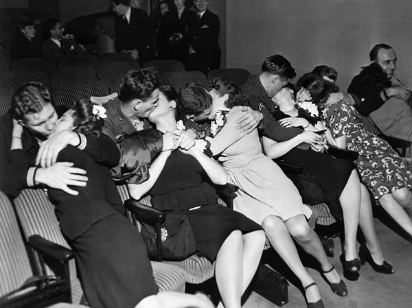 62 Historic Photos Of Love During