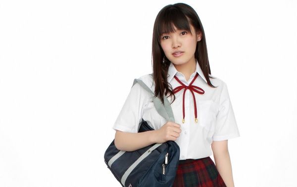 Nanaka Yamashita school girl