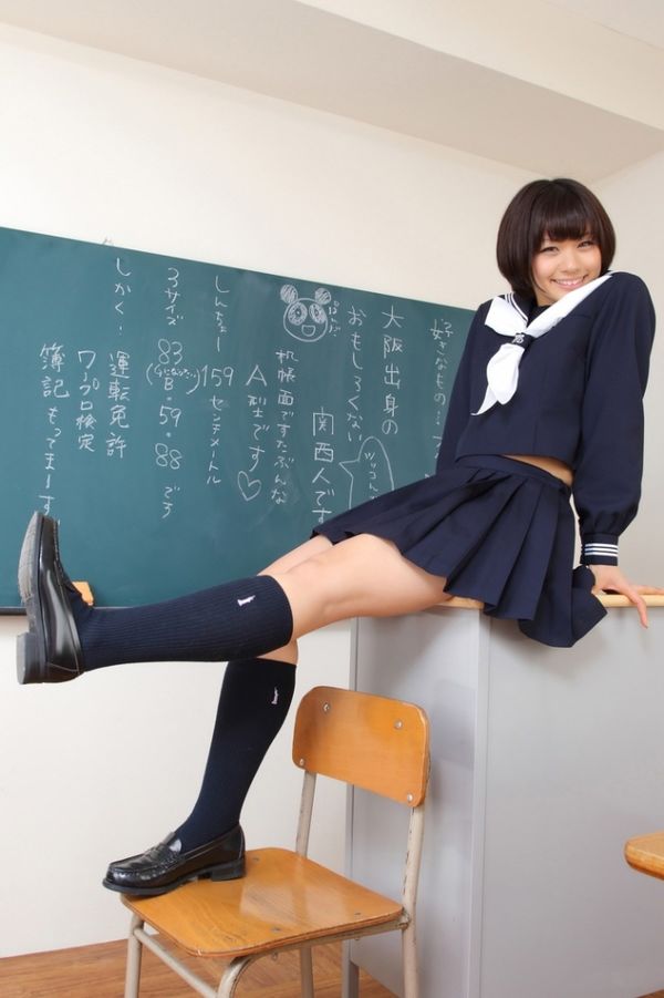 Sailor outfit school excited students legs have muscle race