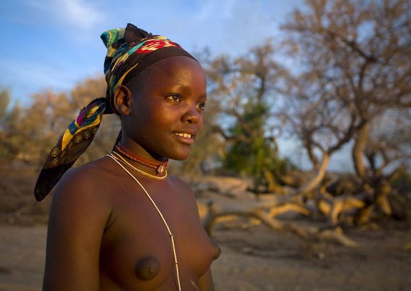 Mukubal Woman, Virie Area, Angola by Eric Lafforgue MUCUBAL