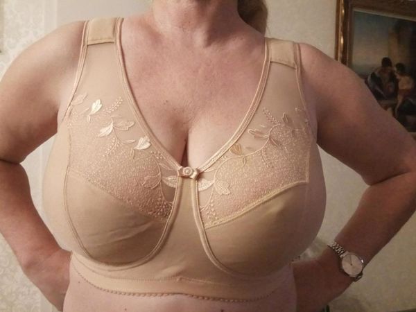 Big boobsmom bra and son - Big tits