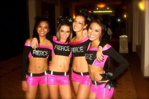 You gotta love cheerleaders !! - Free