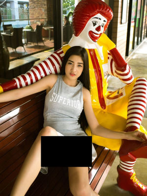 Ronald Mcdonald Blowjob - ronald mcdonald blowjob free porn for Damplips