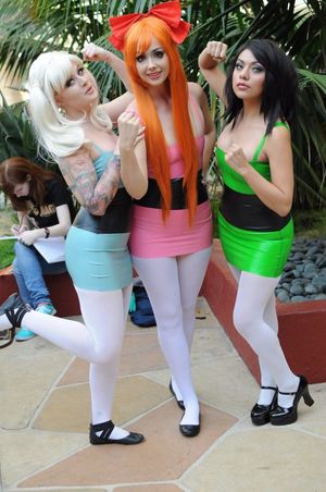 Sexy powerpuff girls costume, halle..