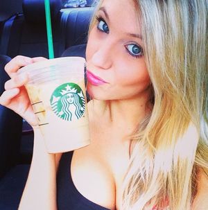 Nude Share -realgirls - Starbucks!