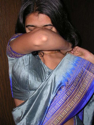 College girl sexy saree remove..