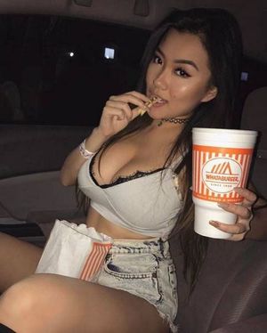33 Hot Asian Girls That Will Distract