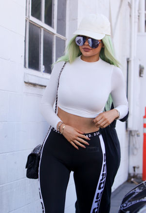 kylie-jenner-cameltoe-see-through..