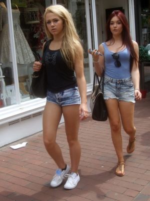 Candid Teens 21 Some Hot Teens in..