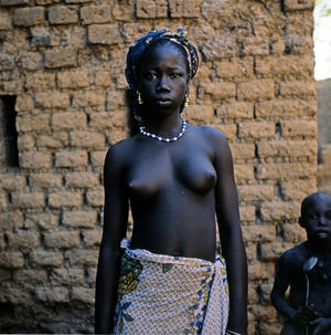 Mali, Mopti Area, Bozo Girl, 1987 : Jeff