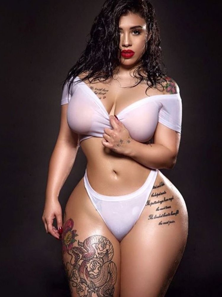 BEAUTIFUL BBW WITH THICK CURVY NUBIAN THIGHS Beauty