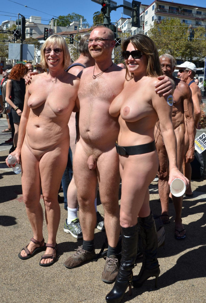 Groups of nudists with age differences - Old Young Nudists