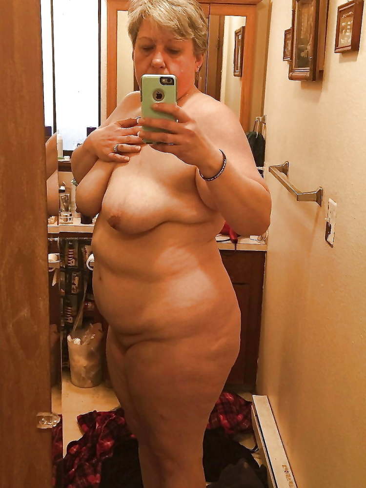 Gilf Nude Selfie
