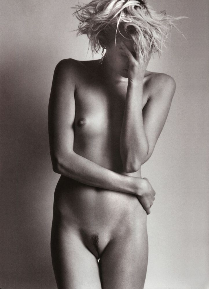 Androgynous Tits - Agyness Deyn small nude tits and