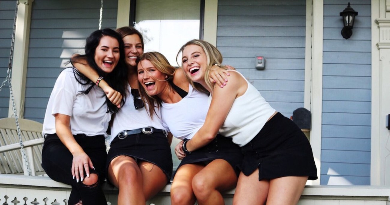 50 One-Liners College Girls Swap With Their Roomies