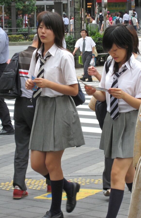Asia Porn Photo japanese schoolgirl street