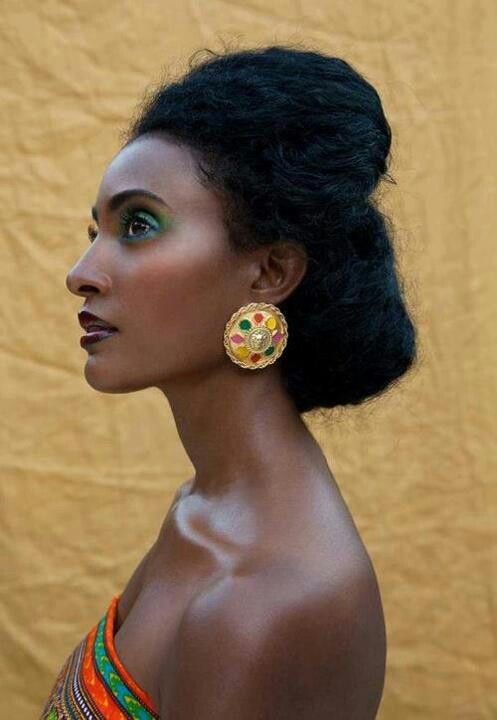 via African Fashion) Hair, skin, and color inspiration. Natu