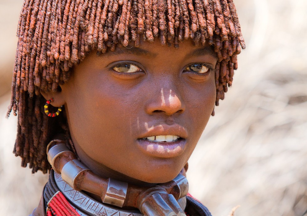 Girl from the Hamer tribe in Ethiopia. - Life Coach Code