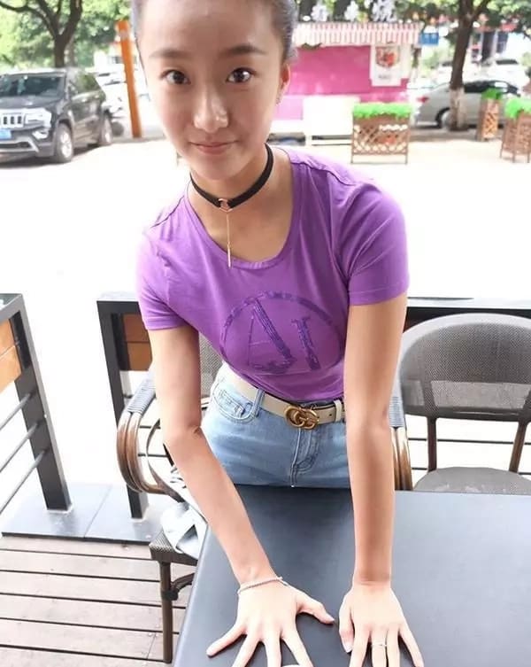 Snake-woman! See 20-year-old lady who can bend like rubber (