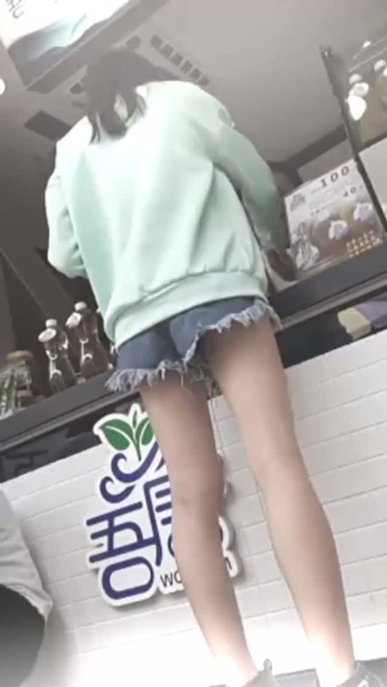 Asian amateur teen short jeans, long legs shorts panty upski