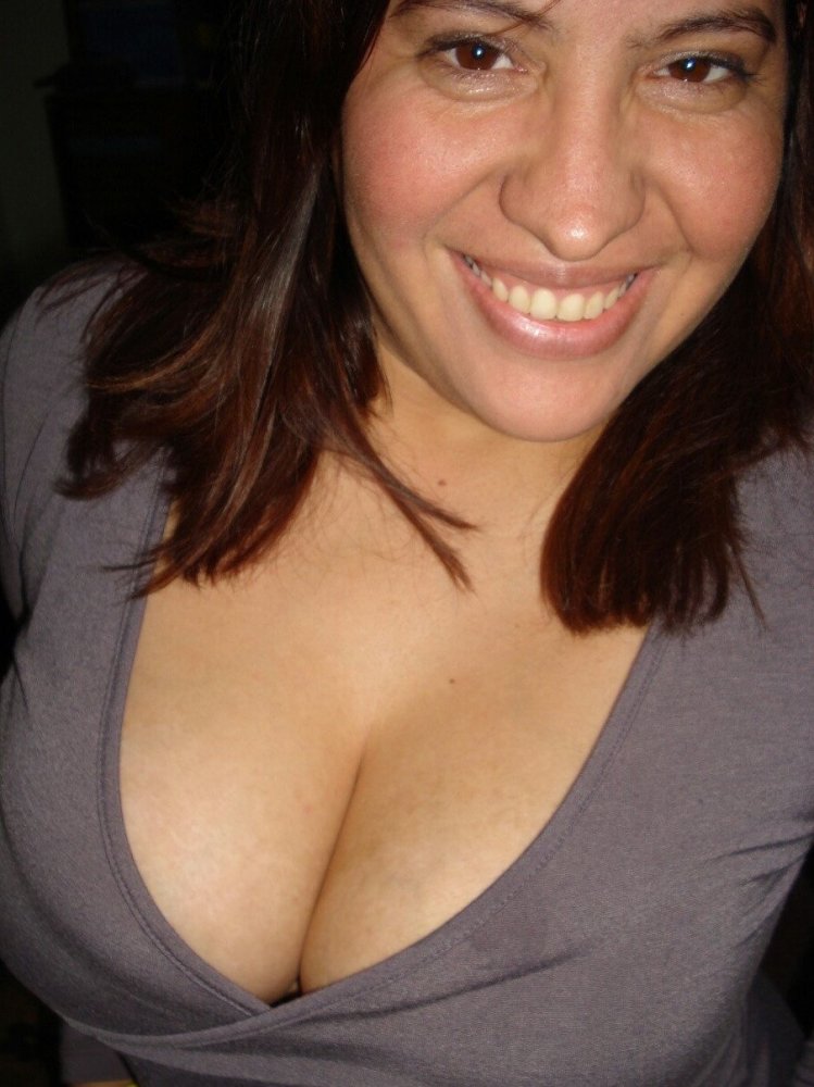 Moms cleavage pictures free download
