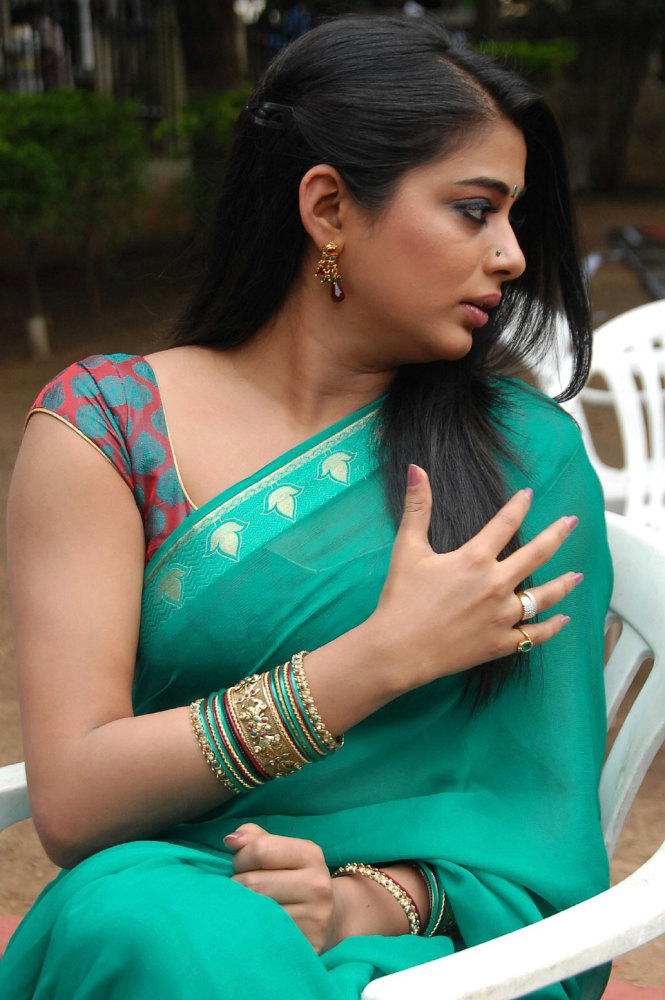 Priyamani High resolution pictures - Entertainment Exclusive